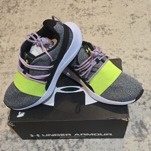 Under Armour Charged Breathe Laced Women’s Tennis Shoes – Like New – Size 9.5